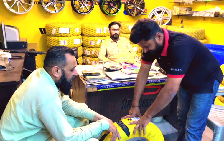 Happy Customer Moment
